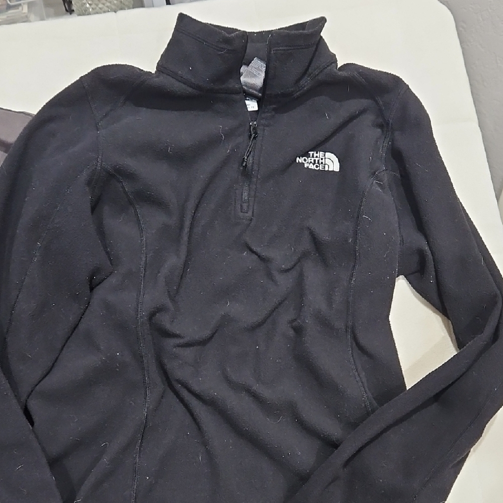 The North Face Women's Charcoal Mandala Tee AND black pullover - Picture 2 of 7